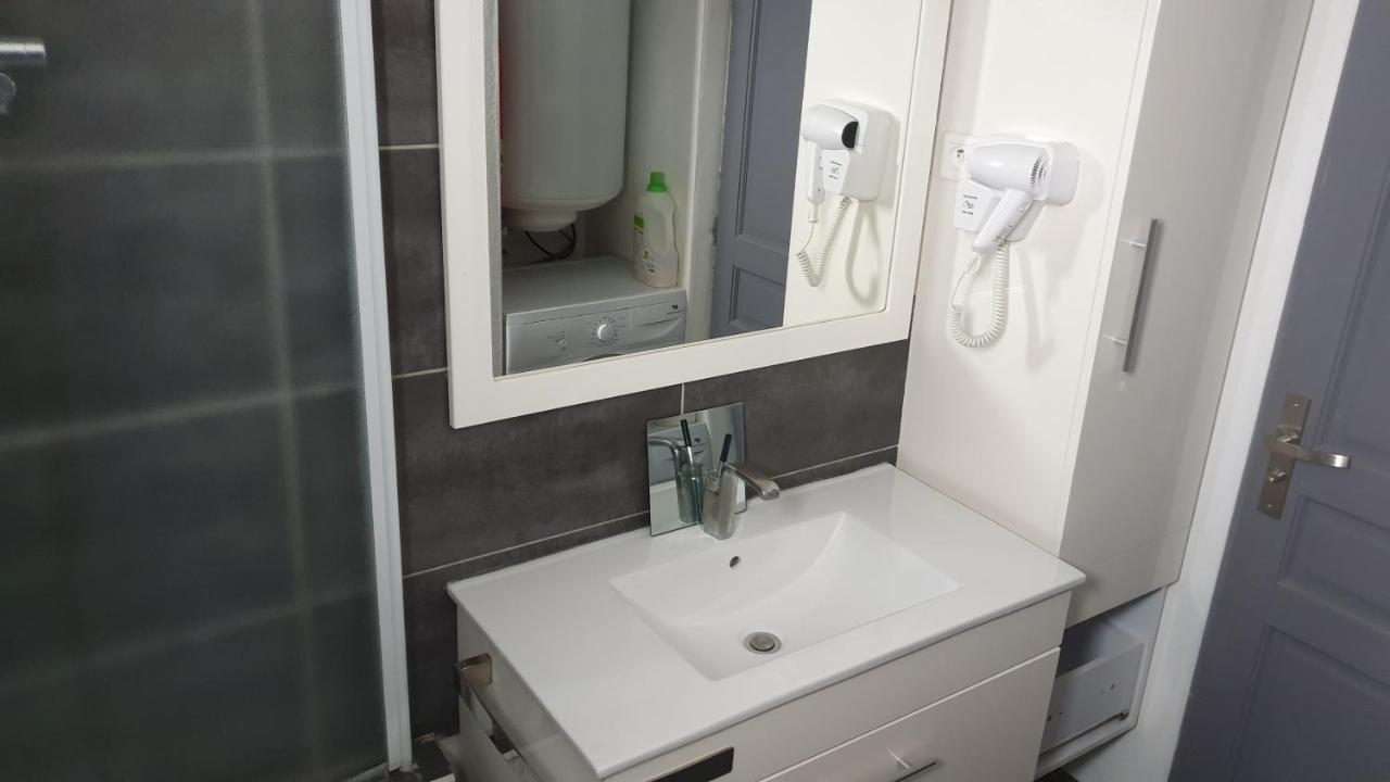 Mas La Farelle Gite, Fitness & Salle De Jeux Gratuite & Spa En Supplement Nimes Exterior foto