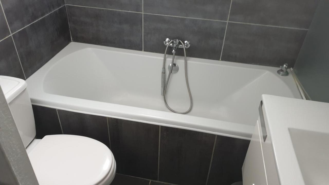 Mas La Farelle Gite, Fitness & Salle De Jeux Gratuite & Spa En Supplement Nimes Exterior foto